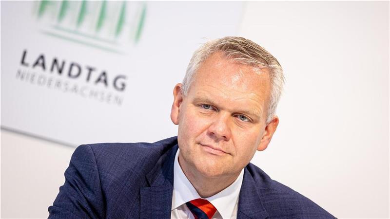 Der CDU-Landtagsabgeordnete Björn Thümler aus Berne (Kreis Wesermarsch) wurde Opfer eines Cyberangriffs. 