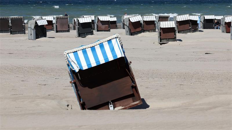 Erstmal kein Comeback: Spahn gibt Haushaltsausschuss auf Der CDU-Politiker Philipp Amthor hatte politische Schwierigkeiten wegen eines Strandkorbs im Kanzleramt. (Symbolbild)