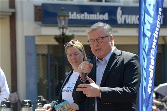 Der CDU-Spitzenkandidat Bernd Althusmann mit der Landtagskandidaten Birgit Butter.