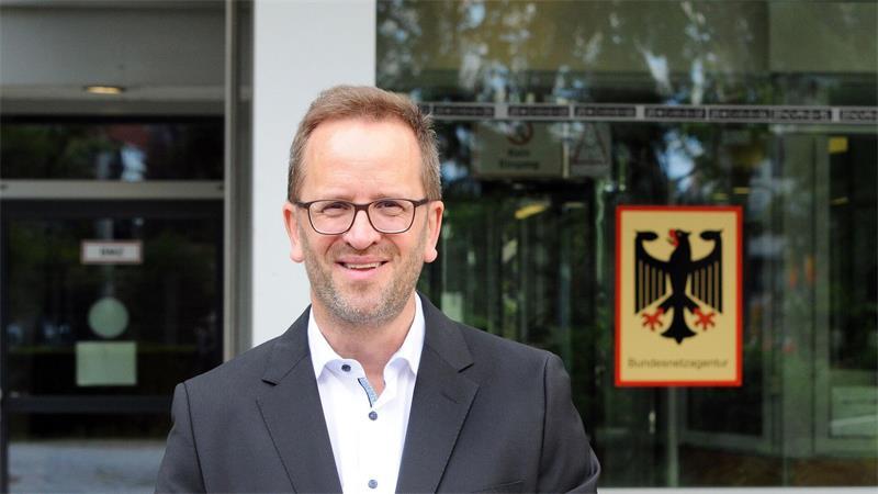 Der Chef der Bundesnetzagentur, Klaus Müller, will das Monopol der Bahn im Fernverkehr aufbrechen. (Archivbild)