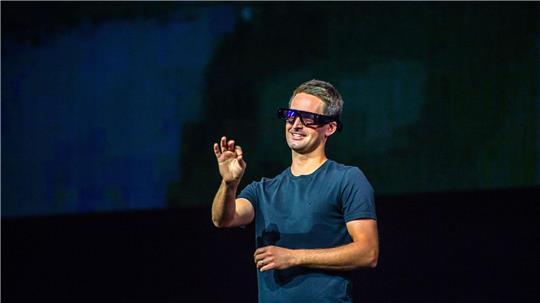 Der Chef des Snapchat-Betreibers Snap, Evan Spiegel, demonstrierte Vorläufer der heutigen Specs bereits in den vergangenen Jahren. (Archivbild)