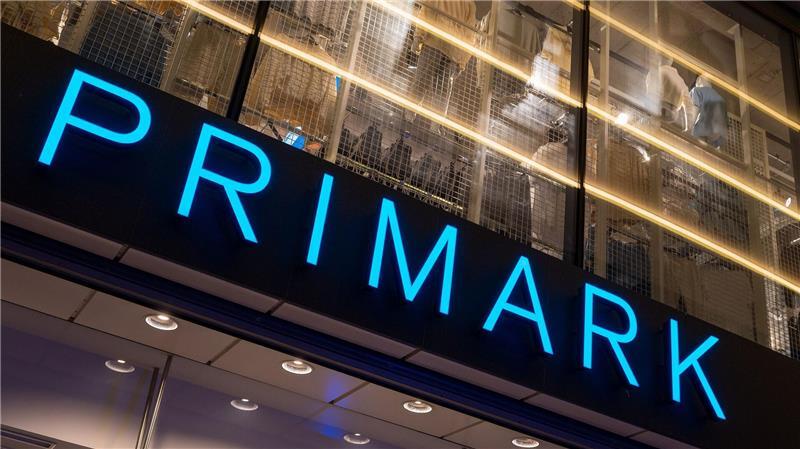 Der Chef von Primark zieht sich nach Vorwürfen zurück.