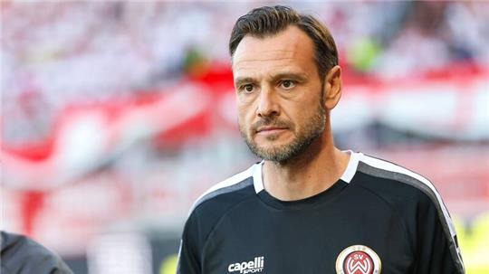 Der Cheftrainer des SV Wehen Wiesbaden: Nils Döring.