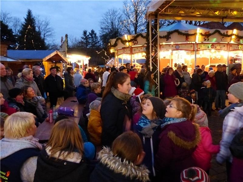 Der Christkindmarkt in Himmelpforten wirbt damit, dass er besonders kinder- und familienfreundlich ist. Foto Archiv