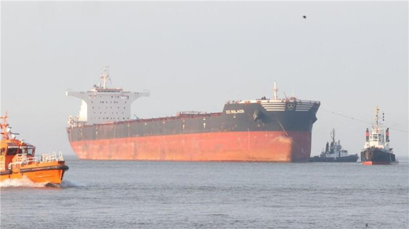 Der Containerfrachter „CIC Rolaco“ ist im März nach Cuxhaven geschleppt worden.