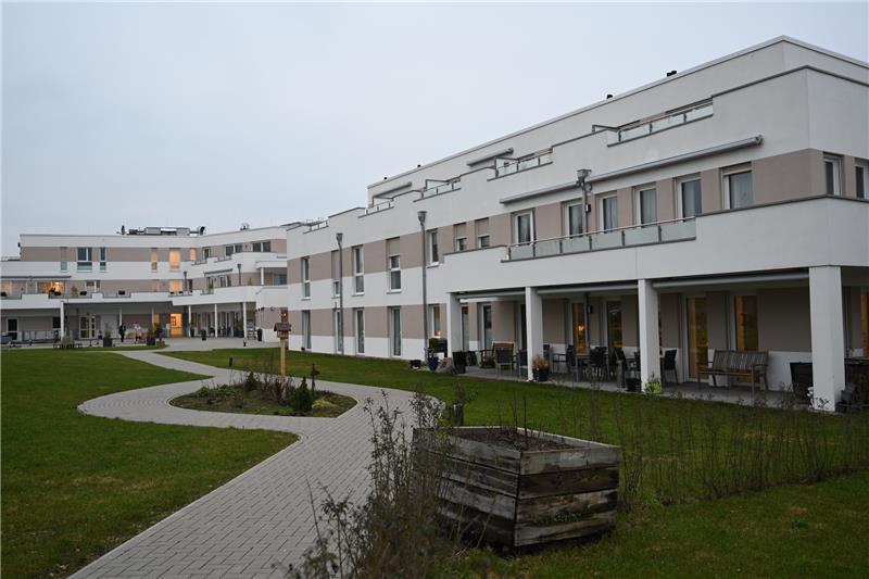 Nach Convivo-Insolvenz: In Fredenbeck gibt es erste Hinweise zur Zukunft Der Convivo-Park an der Hauptstraße in Fredenbeck. Foto: Ahrens