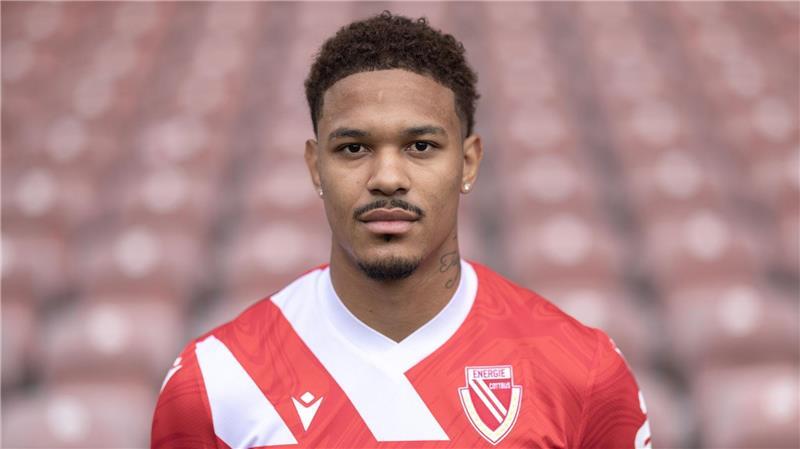 Der Cottbuser Justin Butler berichtete, dass er mit Affenlauten beleidigt wurde. (Archivbild)