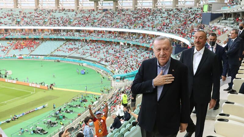 Viel politische Brisanz vor Türkei-Spiel der DFB-Auswahl Der DFB geht derzeit nicht von einem Besuch des türkischen Präsidenten Recep Tayyip Erdogan beim Länderspiel in Berlin aus.