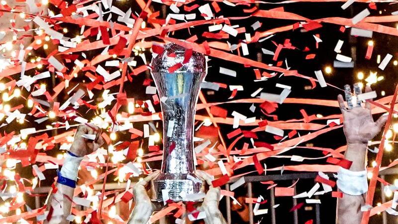Rostocks Handballer spielen im DHB-Pokal gegen Potsdam Der DHB-Pokal wird gefeiert.