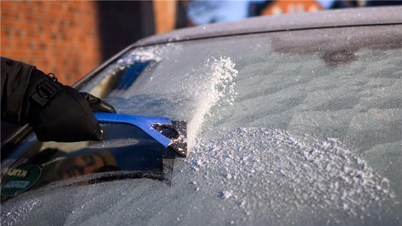 Der Dauerfrost war am Morgen auf Scheiben zu sehen.