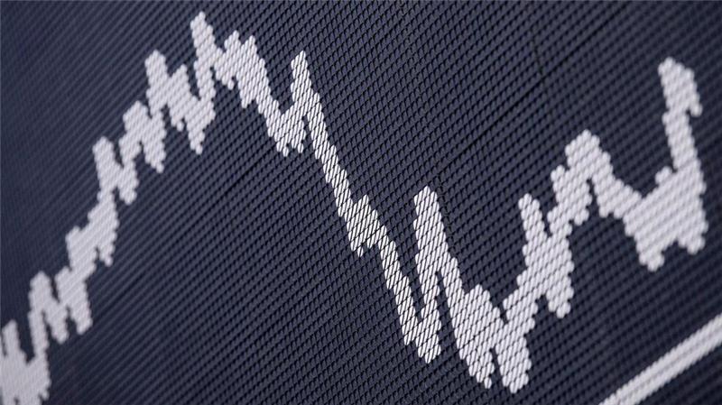 Dax steigt erstmals über 21.000 Punkte Der Dax ist erstmals über die Marke von 21.000 Punkten gestiegen.