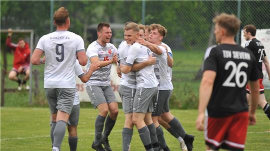 Der Deinster SV feiert einen überzeugenden Heimsieg gegen Sievern.