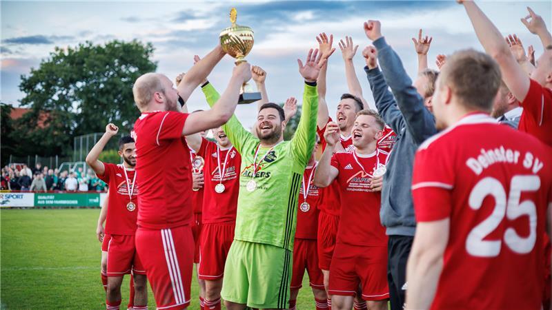 Der Deinster SV feierte in der Saison 2023/24 das Double aus Meisterschaft und Pokalsieg. In der nun abgelaufenen Saison schaffte der Aufsteiger ganz sicher den Klassenerhalt in der Bezirksliga.
