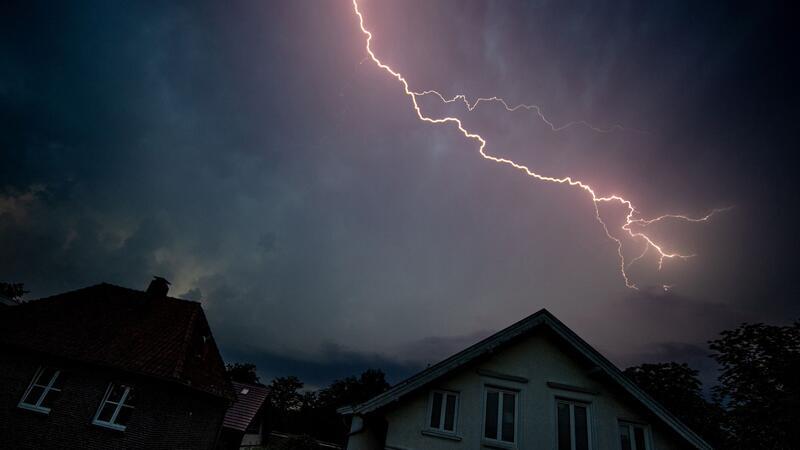 15 Unwetter-Einsätze im Kreis Stade – und keine Entwarnung Der Deutsche Wetterdienst (DWD) hat eine Unwetterwarnung für den Großraum Hamburg und das Gebiet zwischen Weser und Elbe herausgegeben.