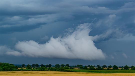 Der Deutsche Wetterdienst erwartet wieder Hitze - und auch Gewitter