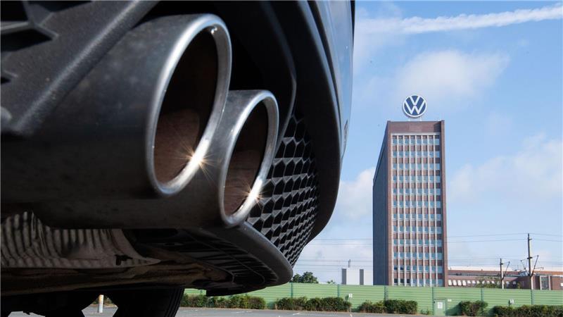 Behördenpanne: VW entgeht einem millionenschweren Bußgeld Der Dieselskandal kostete VW bereits Milliarden. Ein Bußgeld wegen Datenschutzverstößen bleibt den Wolfsburger nun aber erspart. (Archivfoto)