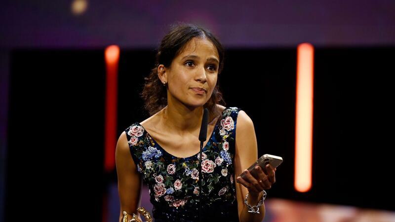 Berlinale: Kritik an israelkritischen Äußerungen bei Gala Der Dokumentarfilm „Dahomey“ von Mati Diop erhielt auf der Berlinale den Goldenen Bären in der Kategorie Bester Film.