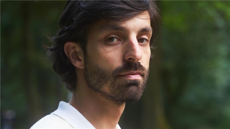 Eine Tragödie: Mesut Özils Geschichte als Theaterstück Der Dramatiker Akin Emanuel Sipal hat ein Theaterstück über Mesut Özil geschrieben.