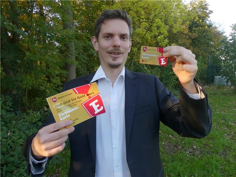 Der Drochterser Gewerbeverein macht etliche neue Angebote für Inhaber der Ehrenamtskarte, die durch Vergünstigungen für ihr Engagement belohnt werden sollen. Vor einem Jahr gab es nur zwei Angebote in Drochtersen, 22 Angebote seien es berei