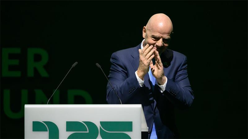 Der Druck auf FIFA-Boss Infantino wird hochgehalten. (Archivbild)