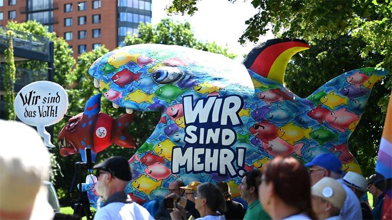 Bunter Fisch auf Berlinreise: Bündnis wirbt für AfD-Verbot Der Düsseldorfer Karnevalist und Satiriker Jacques Tilly macht regelmäßig Schlagzeilen mit kreativen politischen Botschaften. (Archivbild)