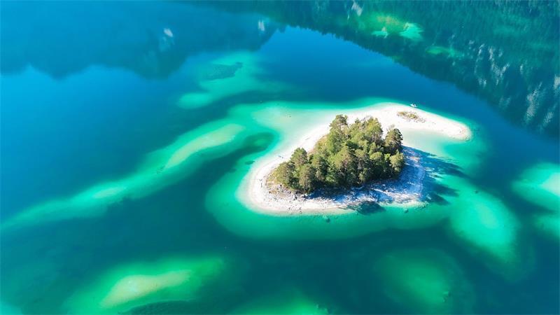 Der Eibsee am Morgen