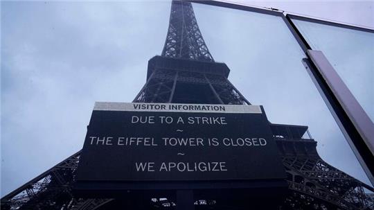 Der Eiffelturm ist eine der beliebtesten Sehenswürdigkeiten Frankreichs.