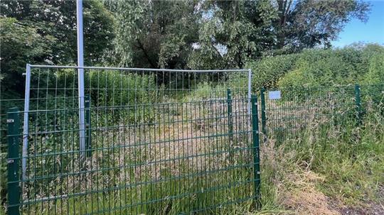 Der Eingang zum Bikepark in Sandhörn in der Gemeinde Hollern-Twielfleth ist noch versperrt.