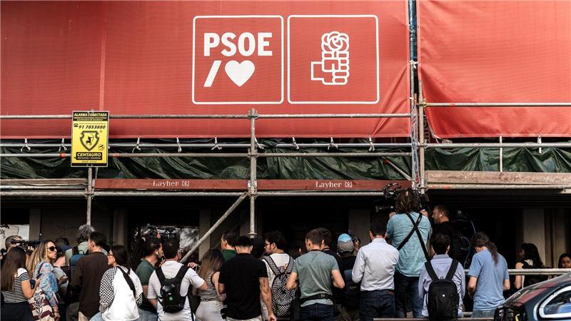 Der Einsatz der Polizei in der Parteizentrale in Madrid sorgte für großes Aufsehen.