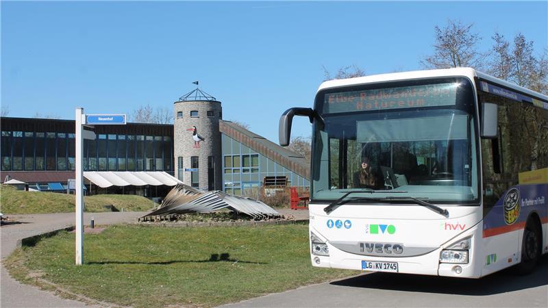 Start in die neue Saison: Was den Elbe-Radwanderbus so besonders macht Der Elbe Radwanderbus verbindet das Natureum in Balje und Finkenwerder an Wochenende und Feiertagen auf zwei Linien.