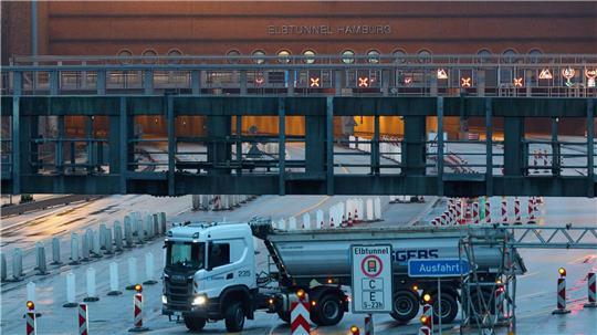 Der Elbtunnel und die A7 in Hamburg sollen am Wochenende 21./22. März 2026 voll gesperrt werden. (Archivbild)