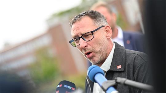 Der Emder VW-Betriebsratschef Manfred Wulff sieht eine Zukunft für den Standort. 