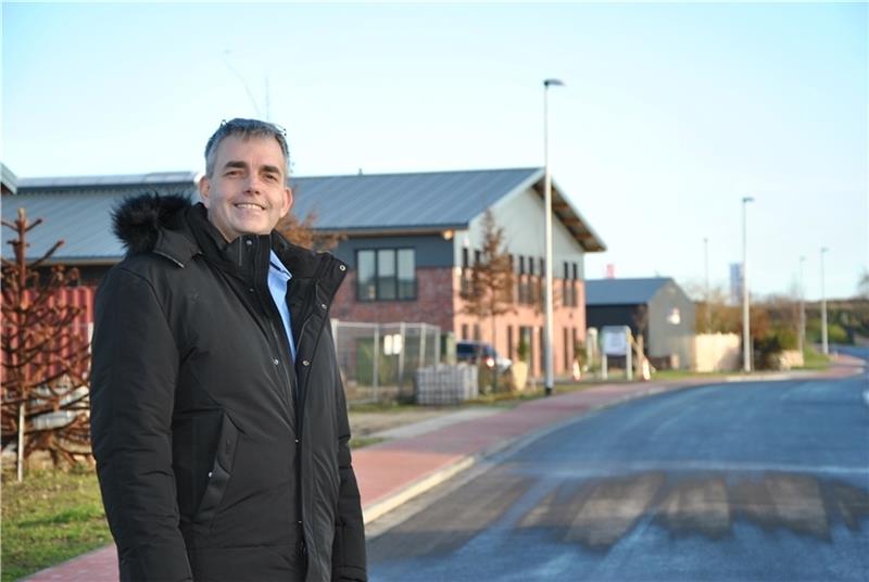 Der Endausbau ist abgeschlossen: Ein Spaziergang mit Bürgermeister Tobias Terne durch das neue Gewerbegebiet Siedenkamp in Bliedersdorf-Postmoor. Fotos: Lohmann