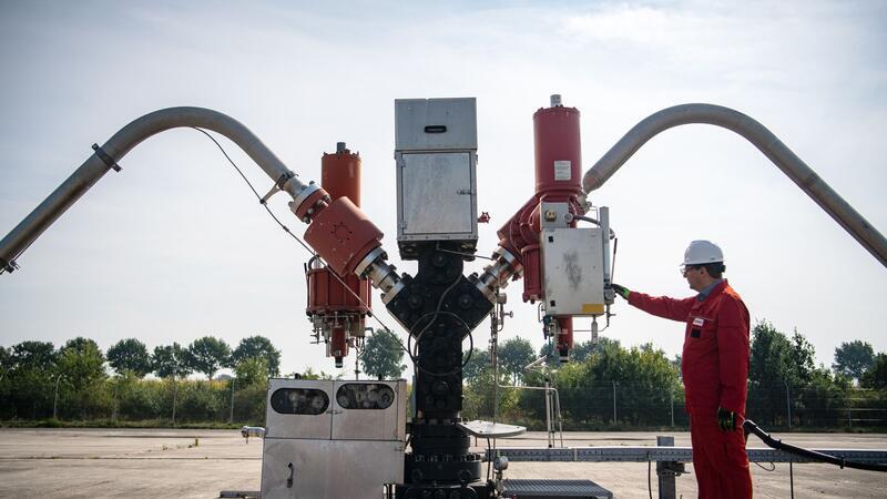 Deutsche Gas- und Ölförderung sinkt weiter Der Erdgas-Föderplatz Goldenstedt in Niedersachsen.
