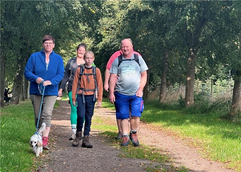 Spazierengehen im Wolfsrevier: Ist es in Oldendorf noch sicher? Der Erlebnispfad „Moor, Wasser, Wald“ ist unter Touristen und Einheimischen beliebt für Spaziergänge. Fotos: Dammer