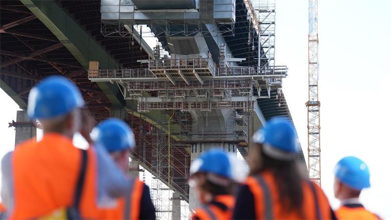 Bilger startet zur Bewährungsprobe Der Ersatzneubau der Rader Hochbrücke lief bisher im Zeitplan. (Archivbild)