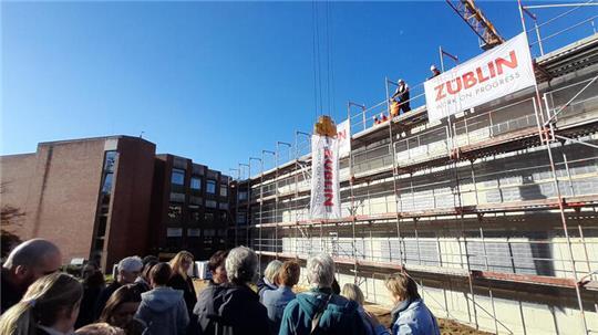 Der Erweiterungsbau der OsteMed-Klinik soll ab Ende 2025 die Geriatriestation und die Klinik für Schmerzmedizin beherbergen.