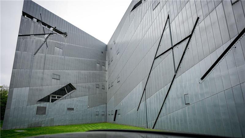 Meister der Linien: Architekt Daniel Libeskind wird 80 Der Erweiterungsbau des Jüdischen Museums in Berlin.