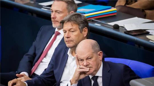 Der Etat werde nicht in der kommenden Sitzungswoche im Bundestag zur Abstimmung gestellt, teilten Vertreter der Ampel mit.