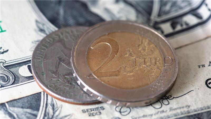 Der Euro hat einen vergleichsweise hohen Kurs zum US-Dollar erreicht. (Symbolbild)