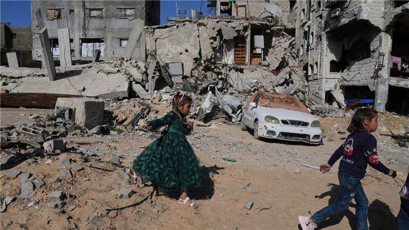 Israelischer Luftangriff im Libanon - UN: Panik in Gaza Der Evakuierungsaufruf der israelischen Armee erfolgte während des Eid al-Fitr, einem muslimischen Feiertag, der das Ende des Fastenmonats Ramadan markiert.