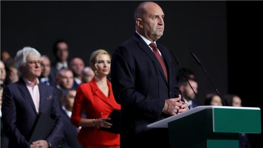 Der Ex-General und frühere Kampfjet-Pilot Radew war im Januar vom Amt des Staatspräsidenten zurückgetreten, um an der Wahl teilzunehmen. (Archivbild)