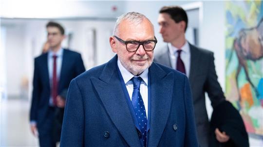 Der Ex-Kanzler war ein gut bezahlter Multifunktionär der Signa-Gruppe. 