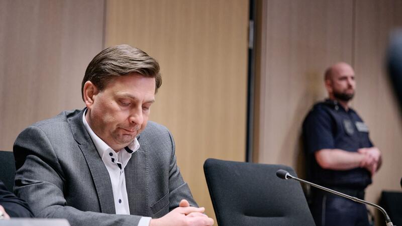 Sexueller Missbrauch: Haftstrafe für Ex-Vize-Bürgermeister Der Ex-Vize-Bürgermeister von Lünen, Daniel Wolski, wurde von dem Bochumer Landgericht zu einer Haftstrafe verurteilt.