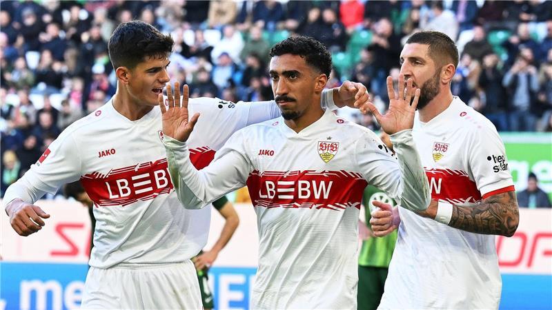 Bayern gewinnt Topspiel gegen BVB - Verfolger-Trio siegt Der Ex-Wolfsburger Tiago Tomas verzichtete auf exzessiven Jubel nach seinem Tor gegen den VfL
