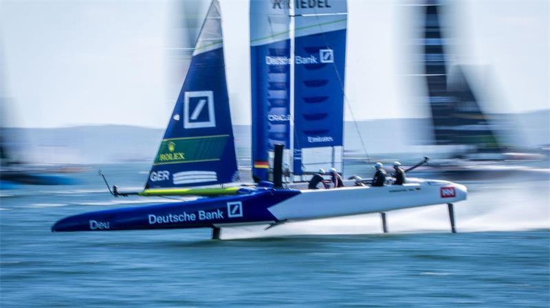Der F50-Katamaran des deutschen Teams beim SailGP. (Archivbild)