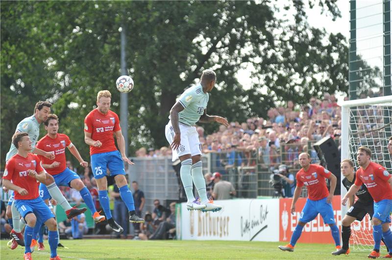 Der FC Bayern München besiegt die SV Drochtersen/Assel mit 0:1.