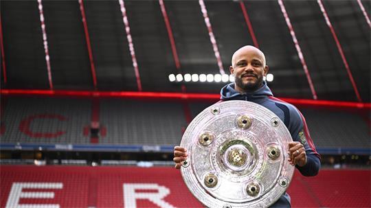 Der FC Bayern München mit Vincent Kompany trifft zum Auftakt der neuen Bundesliga-Saison auf den VfB Stuttgart. (Archivbild)