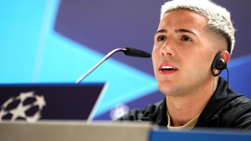 Chelsea und FIFA schreiten nach rassistischen Gesängen ein Der FC Chelsea hat ein Disziplinarverfahren gegen Fernández eingeleitet.