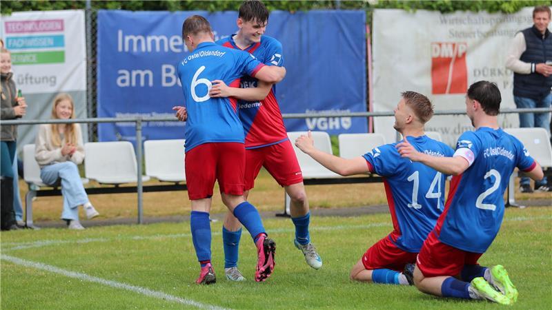 Der FC Oste/Oldendorf steht mit einem Bein in der Bezirksliga.
